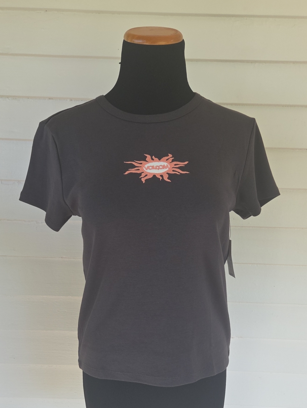 Volcom Women's Gray Short Sleeve Shirt with Pink Sun Logo Size M